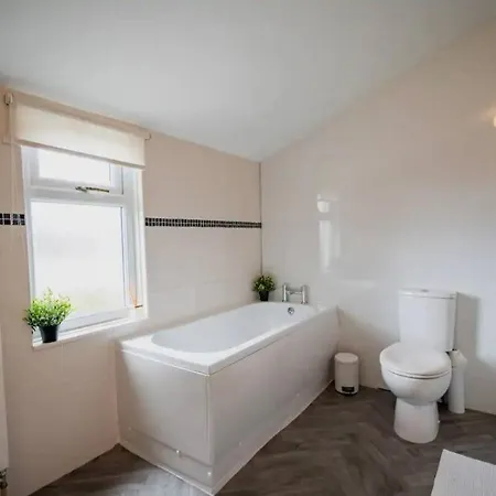 Spacious Town House Lytham St Annes Exterior photo