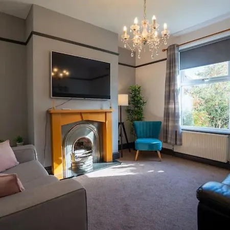 Spacious Town House Lytham St Annes Exterior photo
